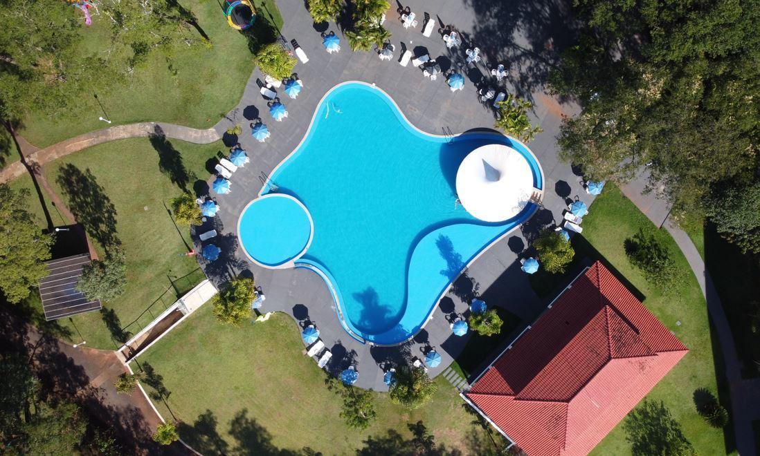 Hotel Agua Das Araras Paraguacu Paulista Exteriör bild