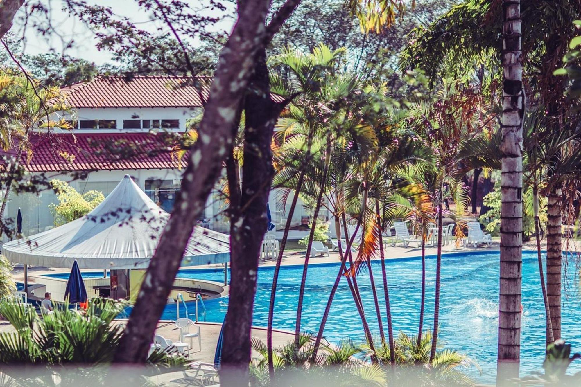 Hotel Agua Das Araras Paraguacu Paulista Exteriör bild