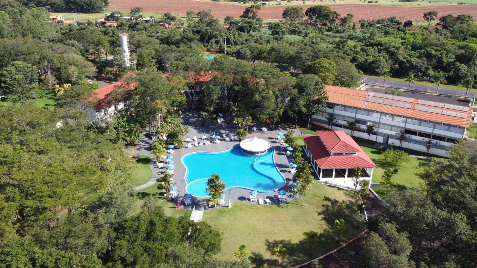 Hotel Agua Das Araras Paraguacu Paulista Exteriör bild
